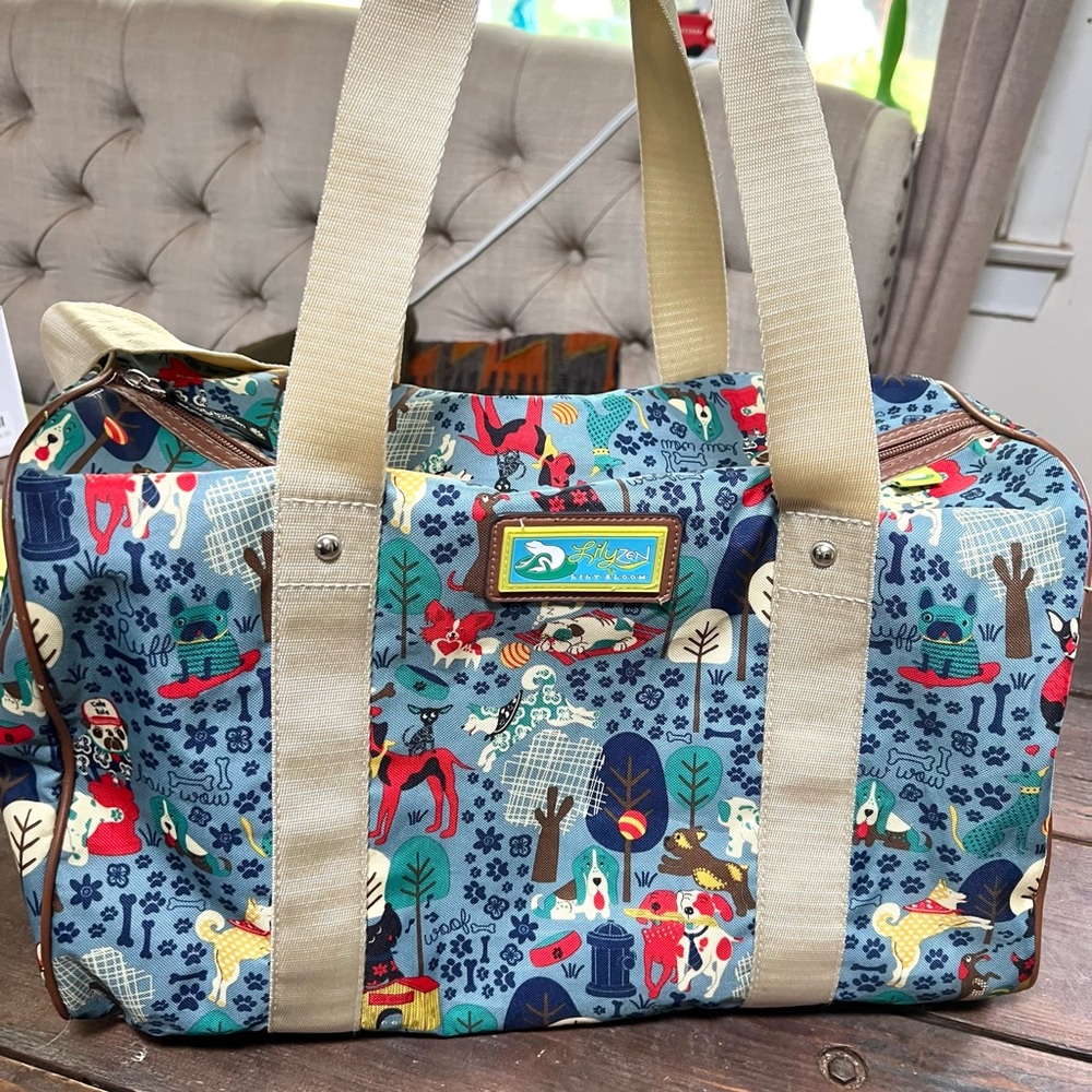 Lily Bloom "Who let the dogs out" Duffle Bag